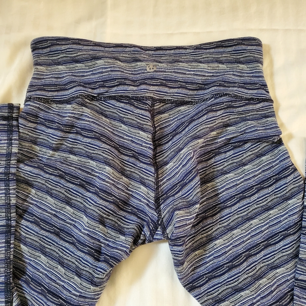 Lululemon wunder under crop leggings size 6
